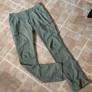 Columbia OmniShield cargo pants size women’s 6